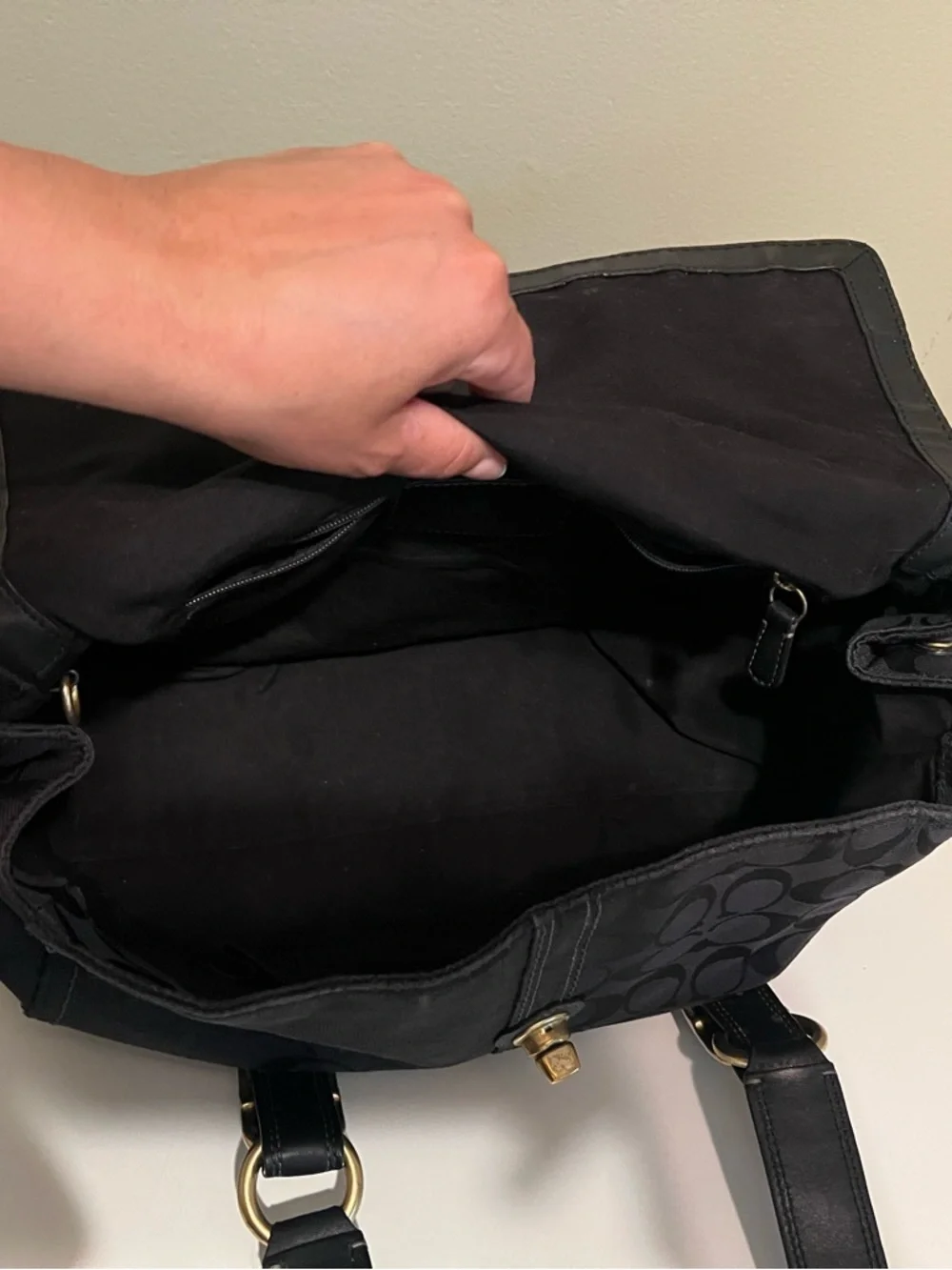 Coach Soho Signature Black Jacquard Buckle Satchel Turnlock Pocket Shoulder Bag - Picture 10 of 14